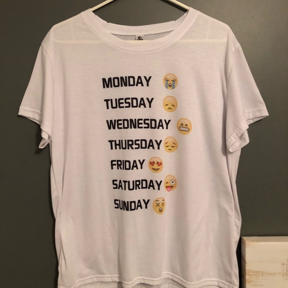 (3/$25) White graphic t-shirt (XL) - Picture 1 of 3